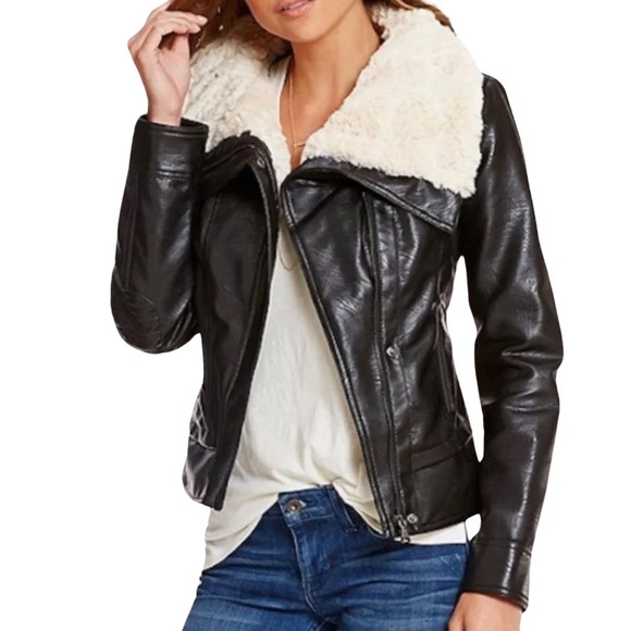 Guess Jackets & Blazers - 🖤 Guess Los Angeles Faux-Leather Moto 
Jacket🖤
